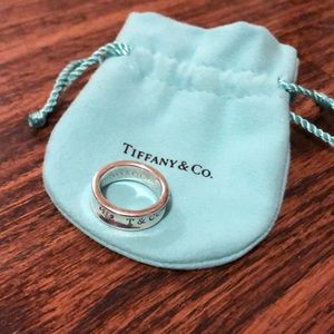 Tiffany & Co iconic 1837 ring 6.5